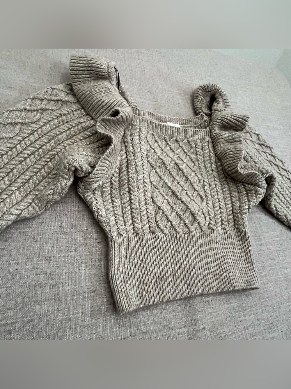 H&M Cropped Cable Knit Sweater Womens XS Beige Ruffle Coquette Romantic Feminine